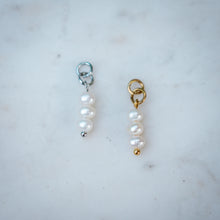 Load image into Gallery viewer, Triple Pearl Charm
